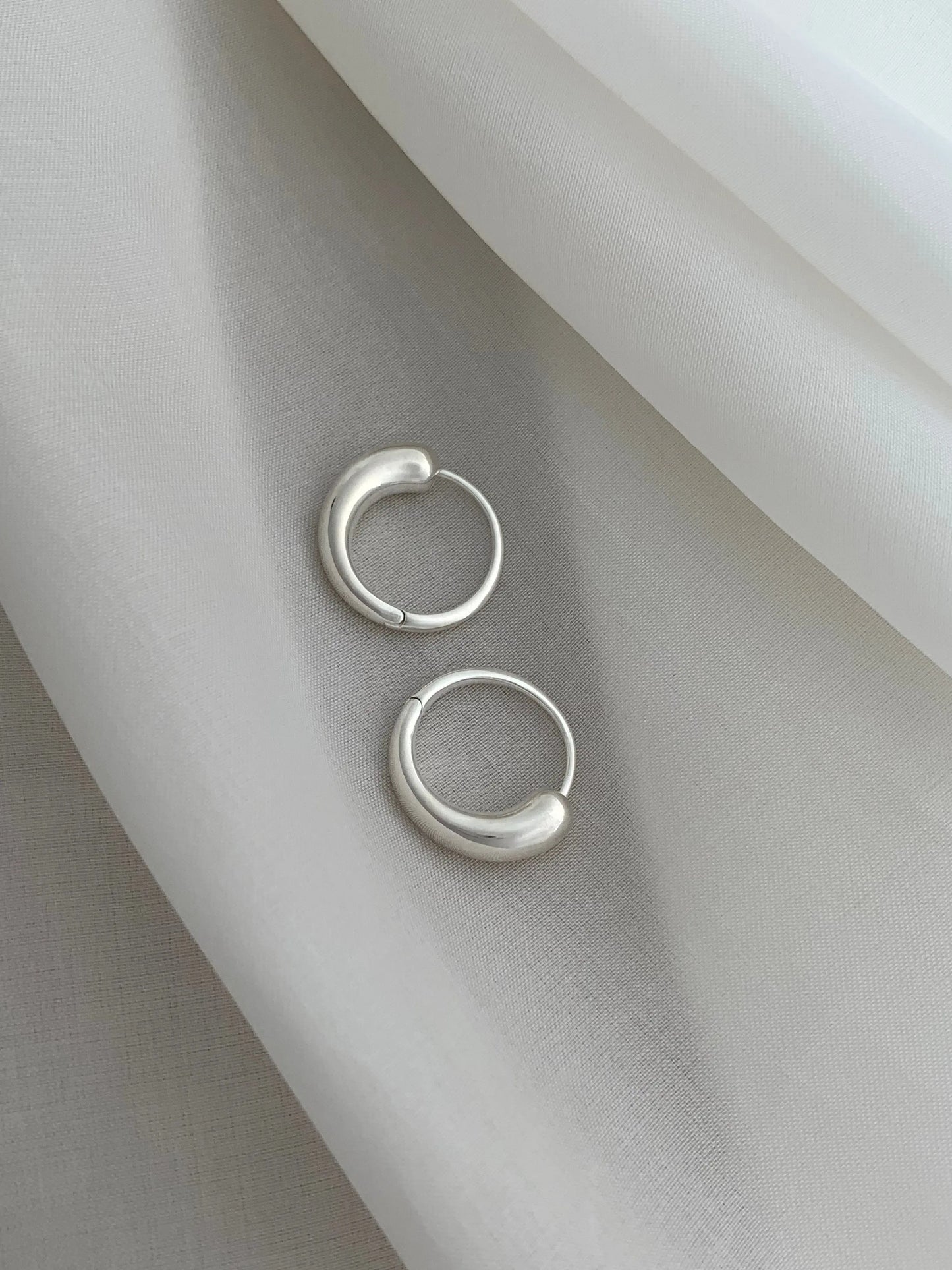 Closure II Hoops In Silver Sara Robertsson Jewellery