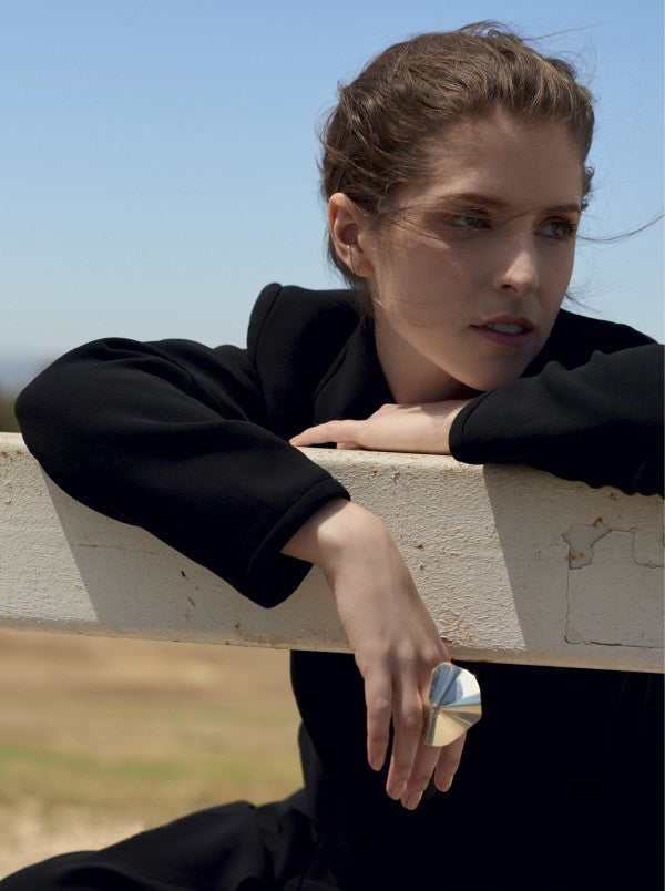 Anna Kendrick wearing ENFOLD ring Sara Robertsson Jewellery