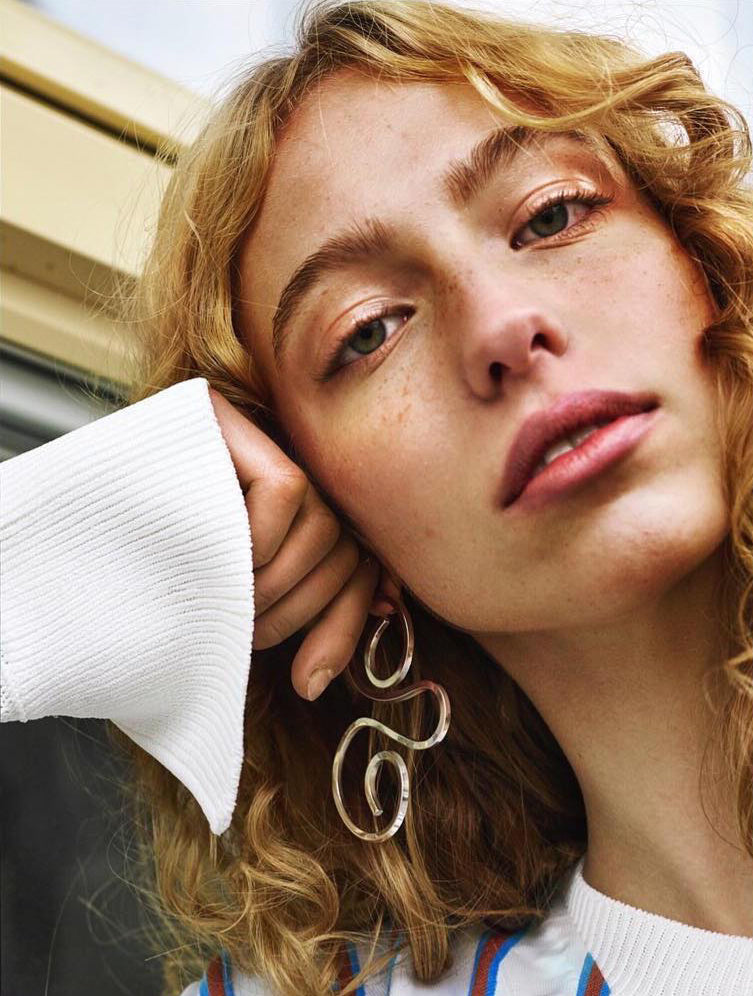 SIGN earring in ELLE Sara Robertsson Jewellery