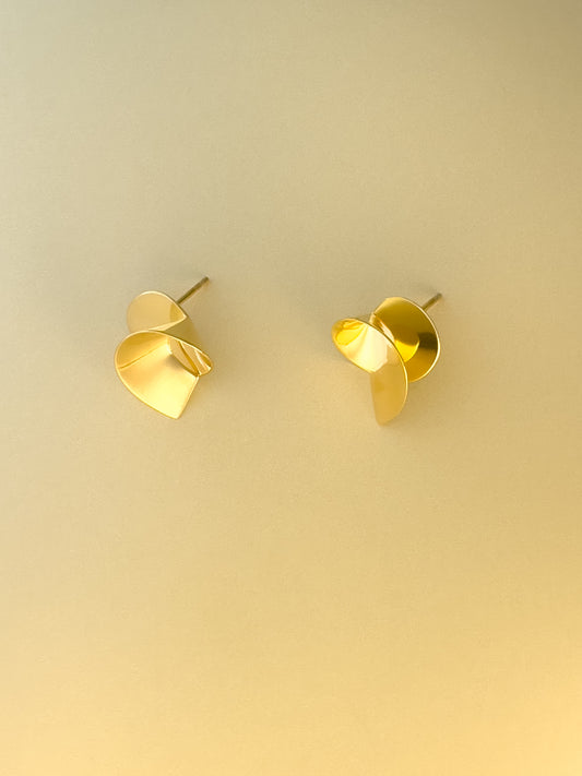 Coil II earrings in gold vermeil by Sara Robertsson Jewellery