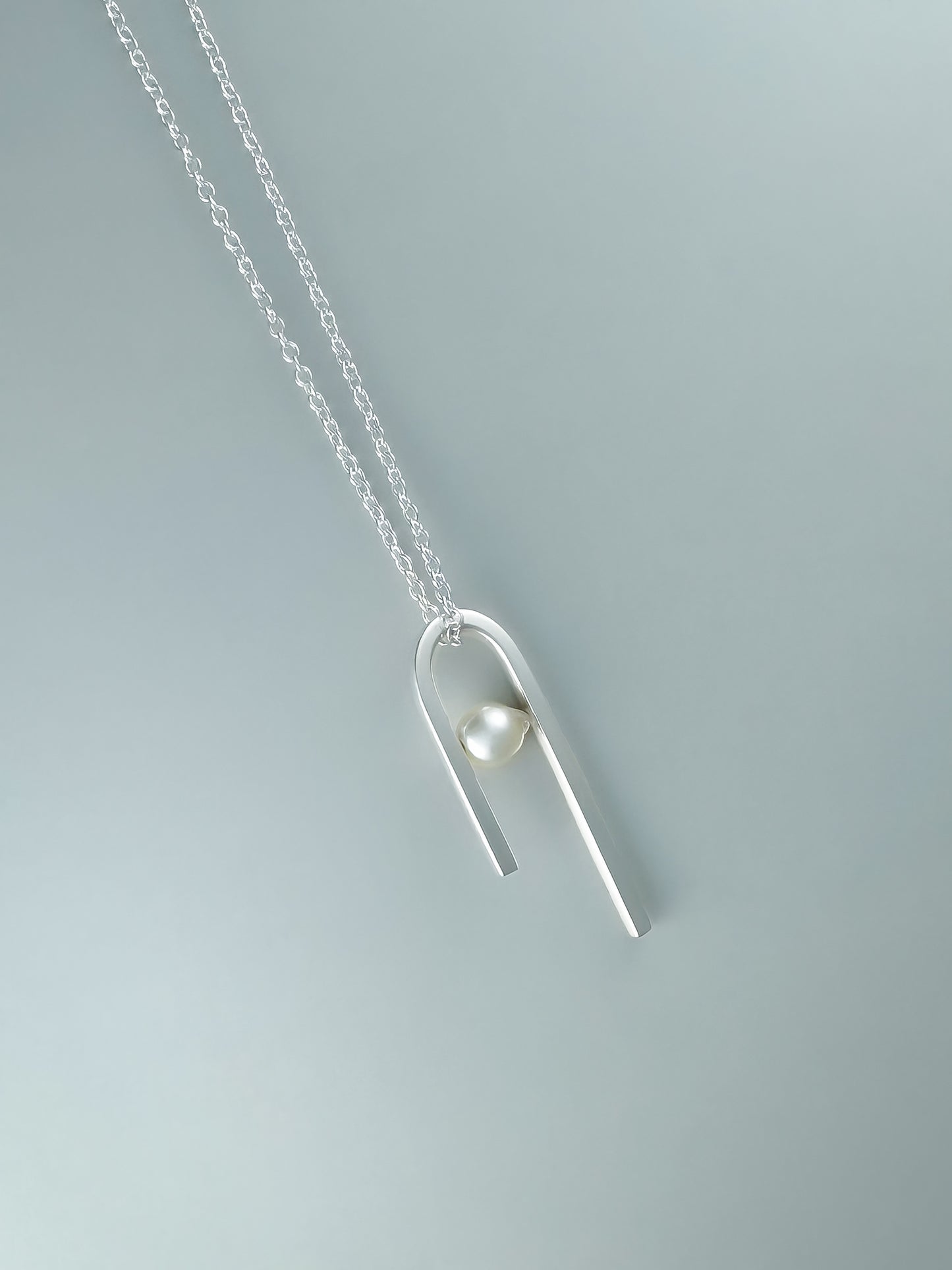 String pendant with baroque akoya pearl by Sara Robertsson Jewellery