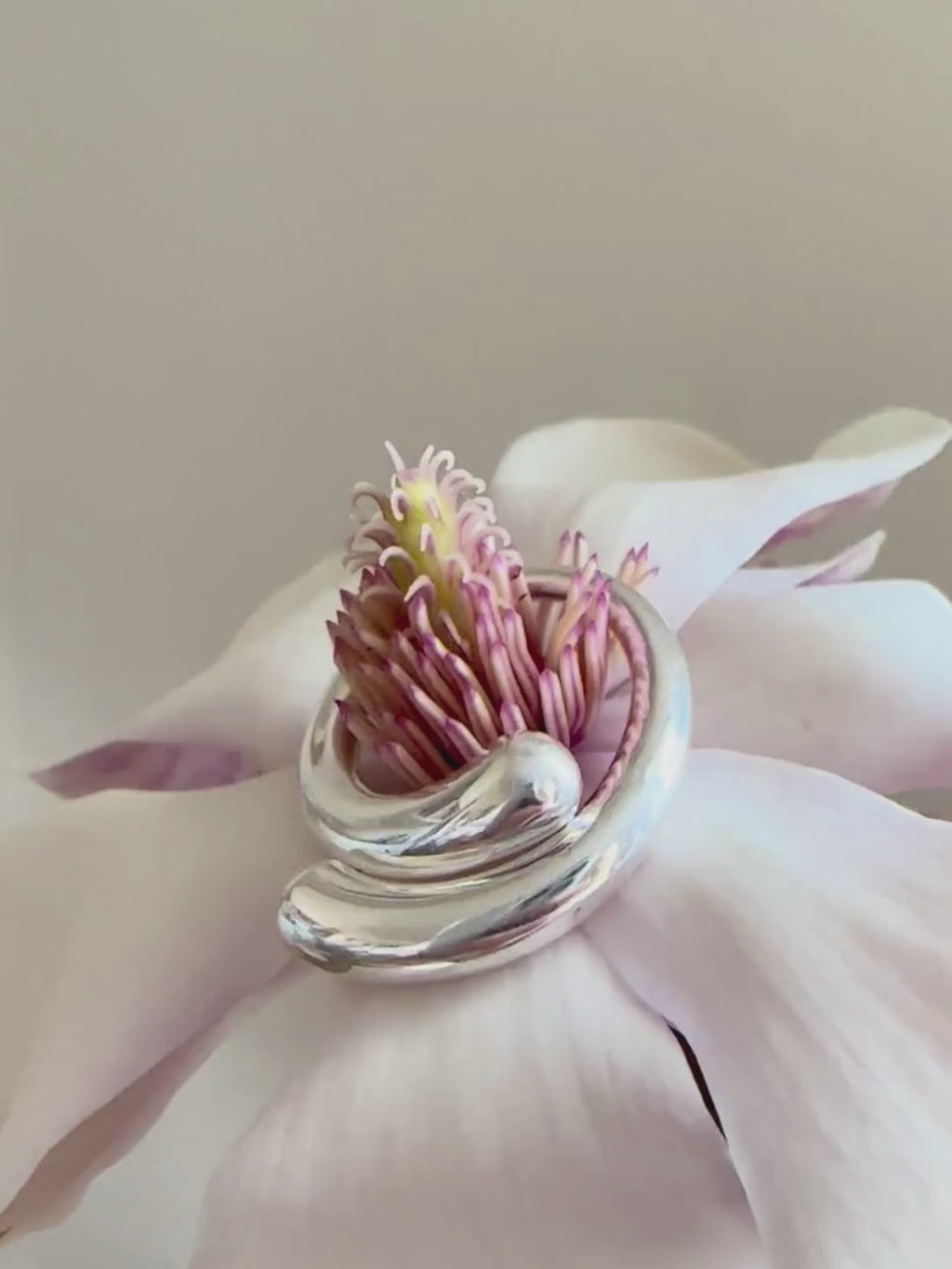 Closure II ring in silver by Sara Robertsson Jewellery