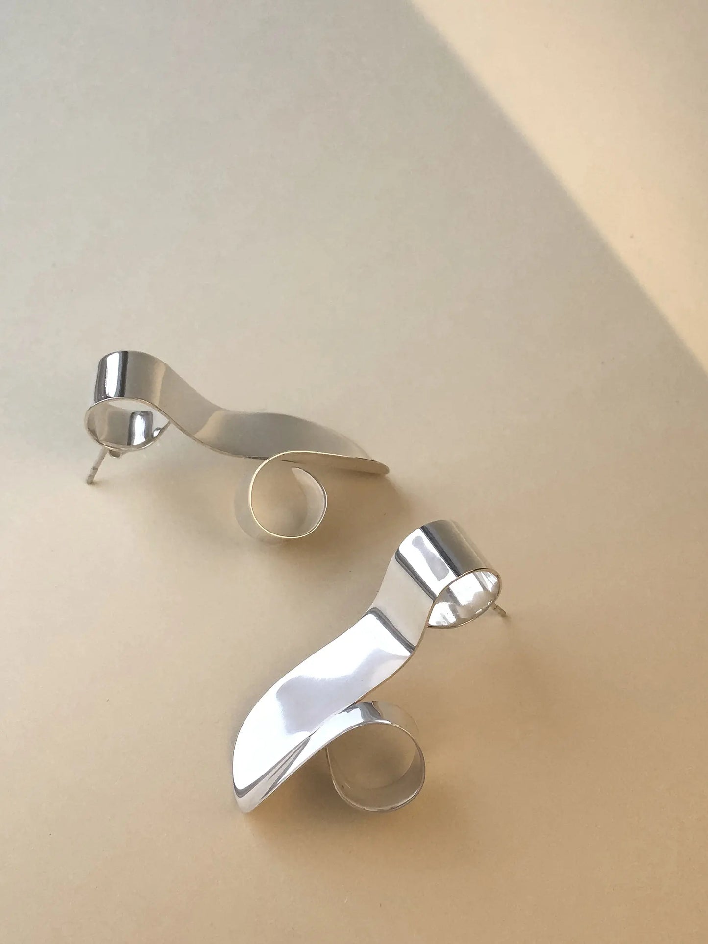 Curled Earrings In Silver Sara Robertsson Jewellery