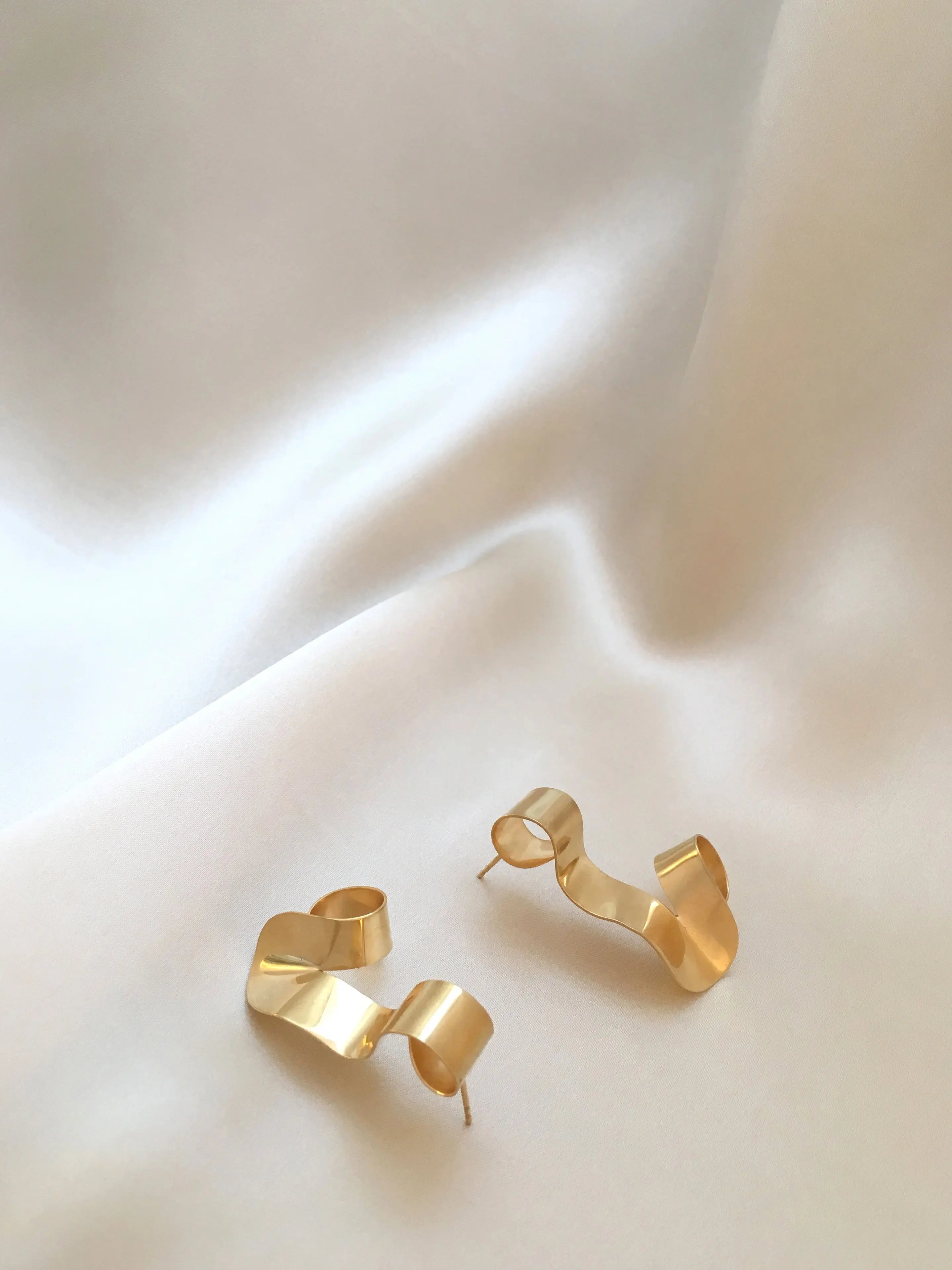Curled Earrings In Gold Vermeil Sara Robertsson Jewellery
