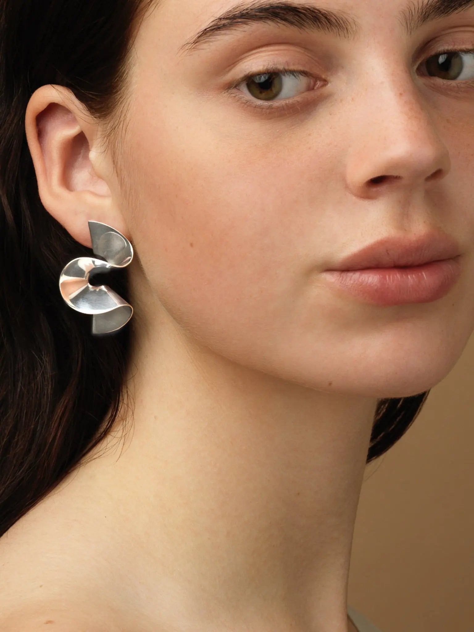 Flounce II sculptural handmade Earrings In Silver Sara Robertsson Jewellery