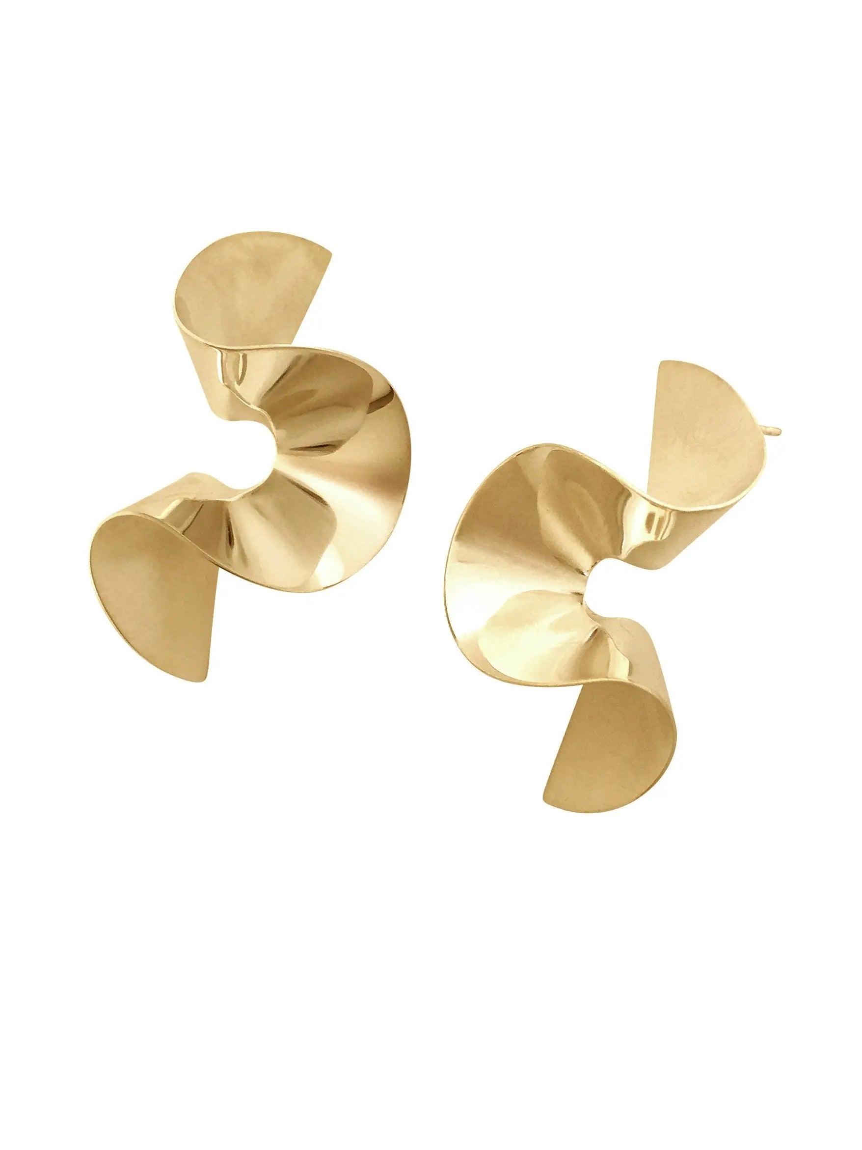 Flounce II sculptural handmade Earrings In Gold Vermeil Sara Robertsson Jewellery