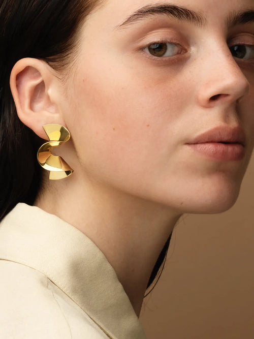 Flounce II sculptural handmade Earrings In Gold Vermeil Sara Robertsson Jewellery