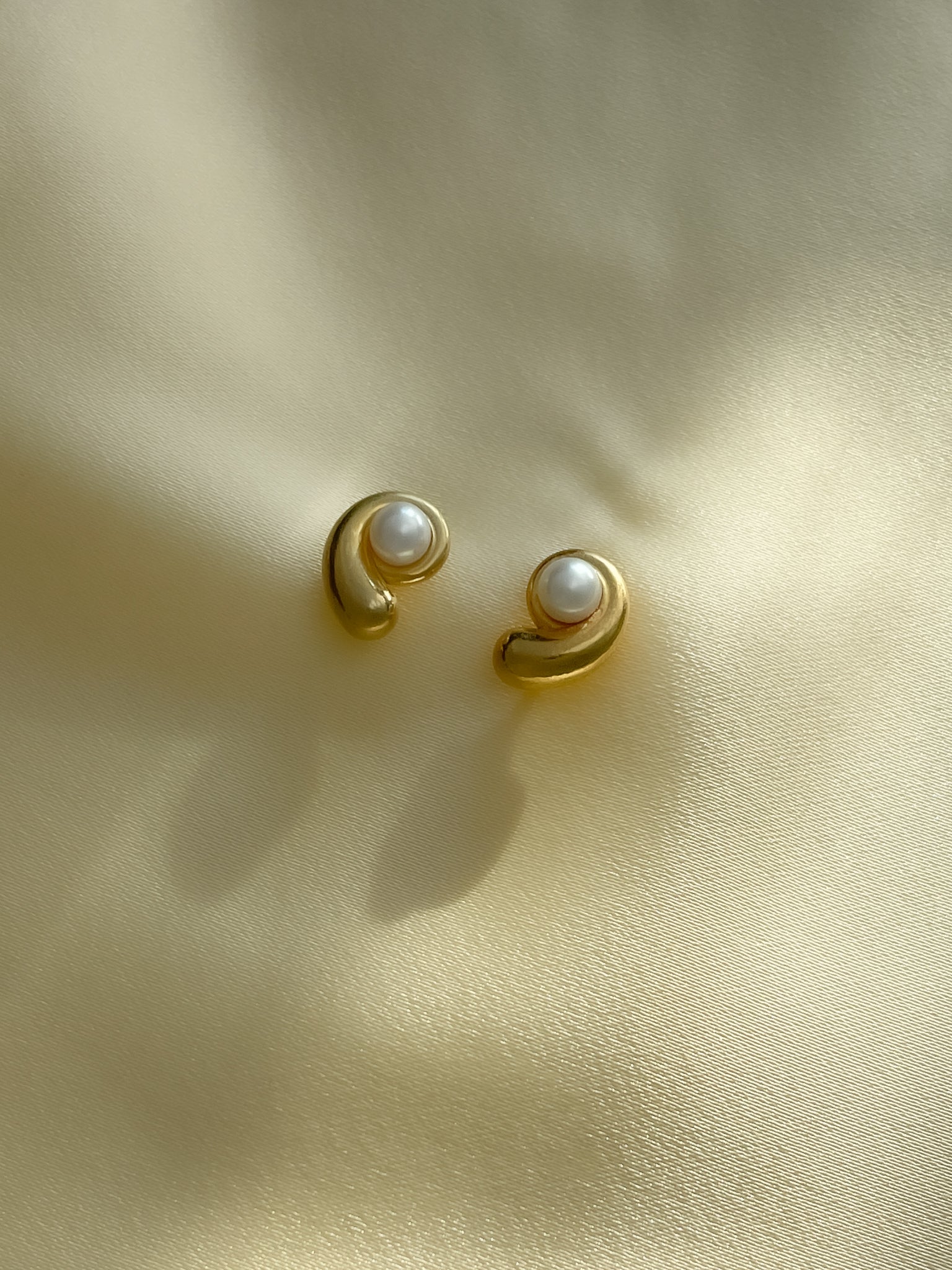 Nautilus Pearl Earrings In Gold Vermeil Sara Robertsson Jewellery
