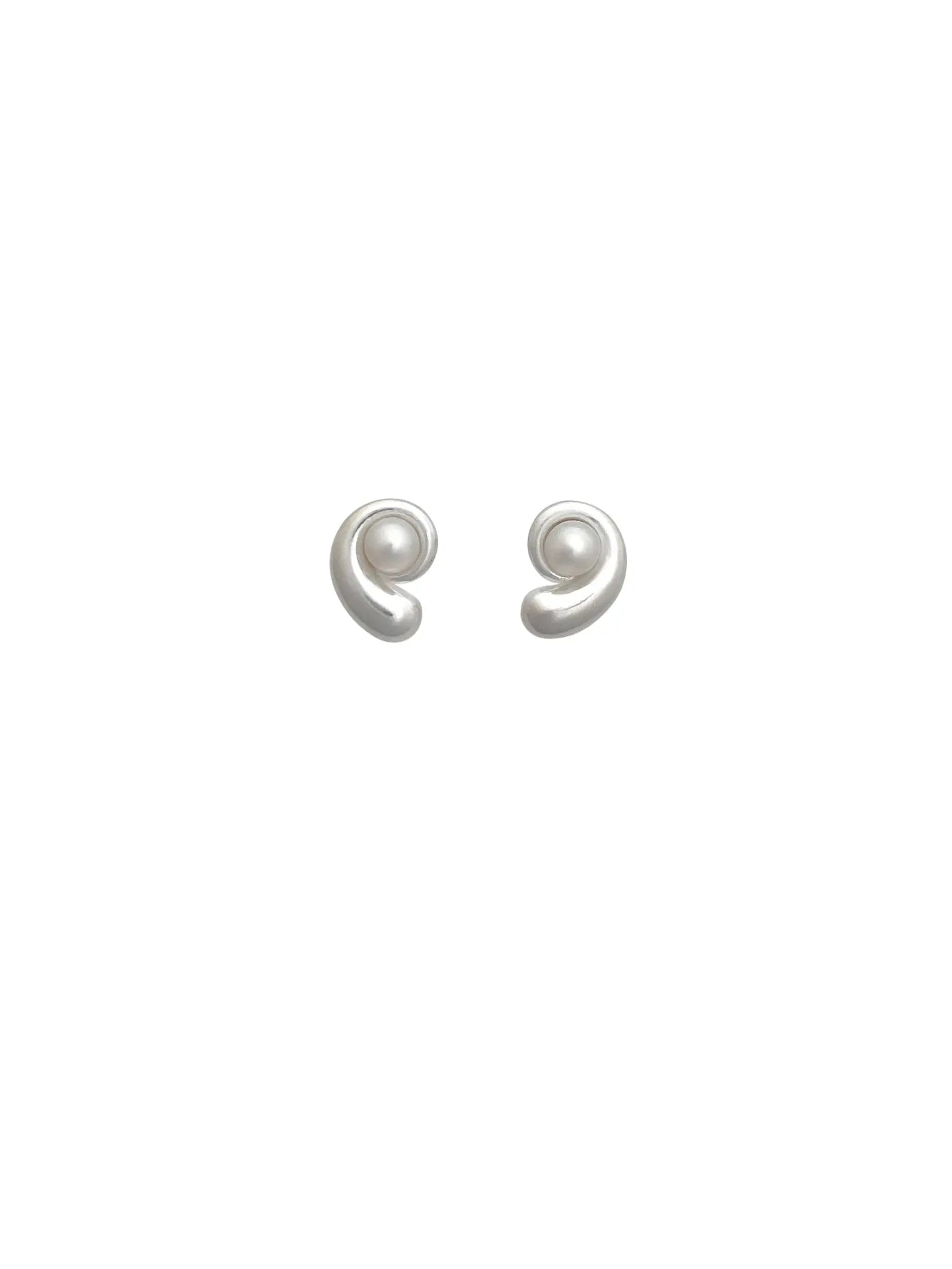 Nautilus Pearl Earrings In Silver Sara Robertsson Jewellery