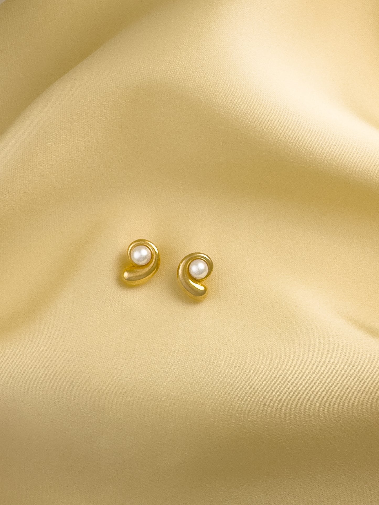 Nautilus Pearl Earrings