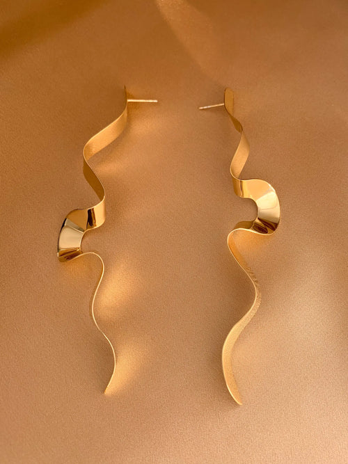 Serpentine sculptural Earrings In Gold Vermeil Sara Robertsson Jewellery