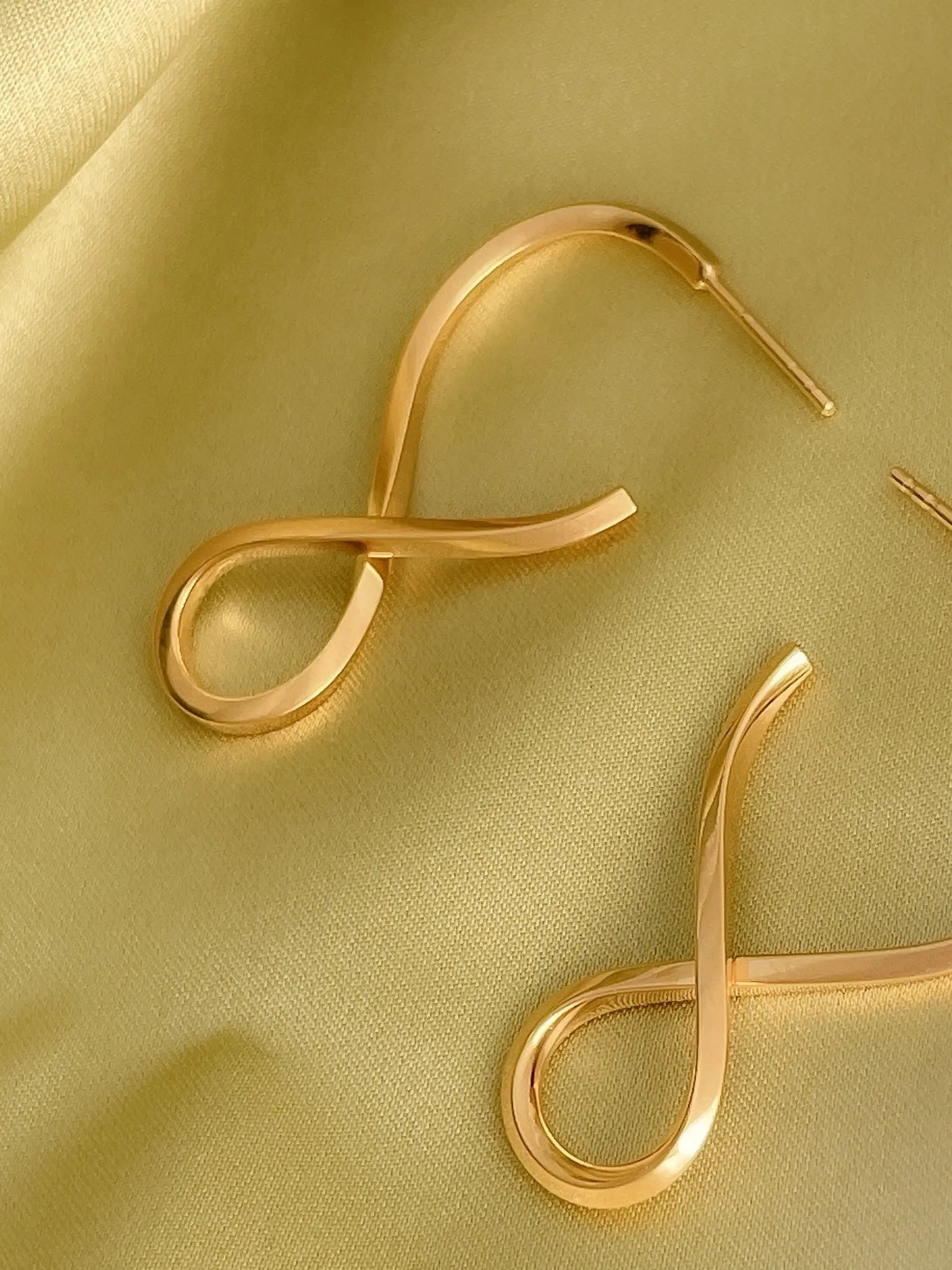 Shape I Twisted Earrings In Gold Vermeil Sara Robertsson Jewellery