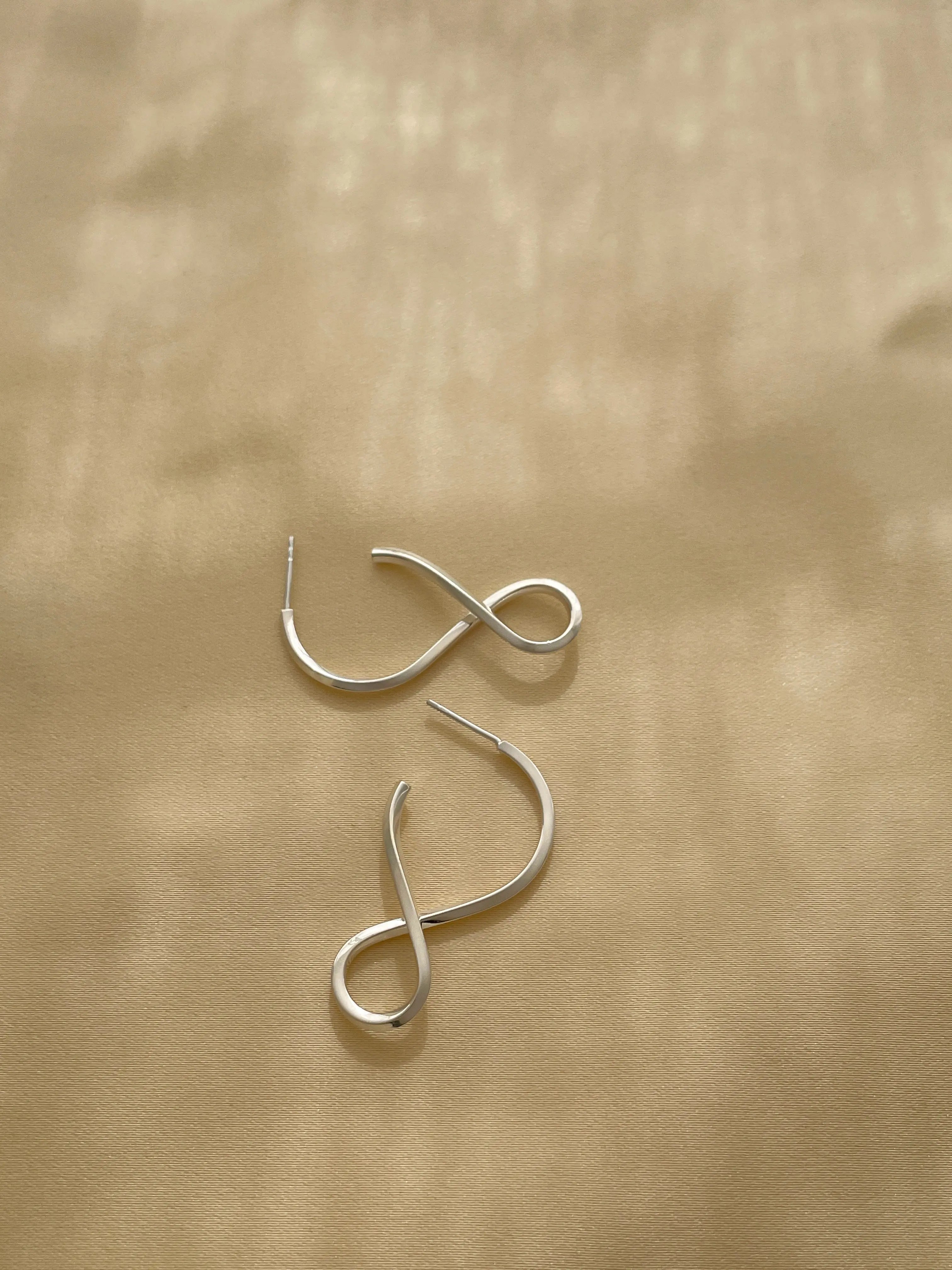 Shape I Twisted Earrings In Silver Sara Robertsson Jewellery