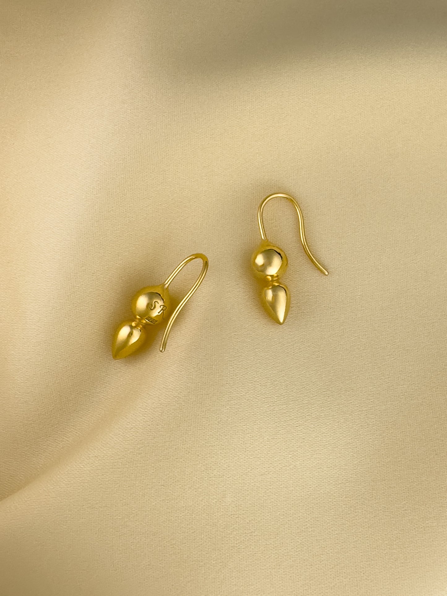 Spire Earrings In Gold Vermeil Sara Robertsson Jewellery