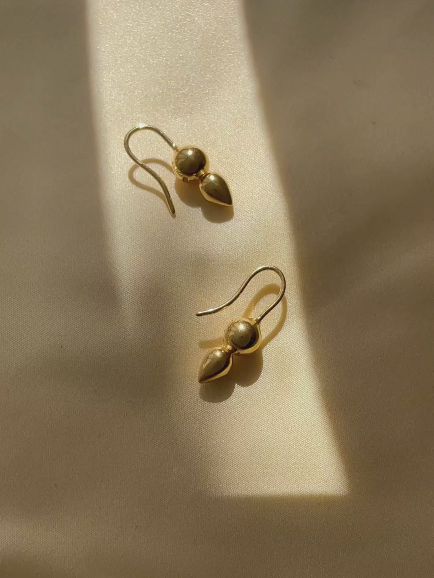 Spire Earrings Gold